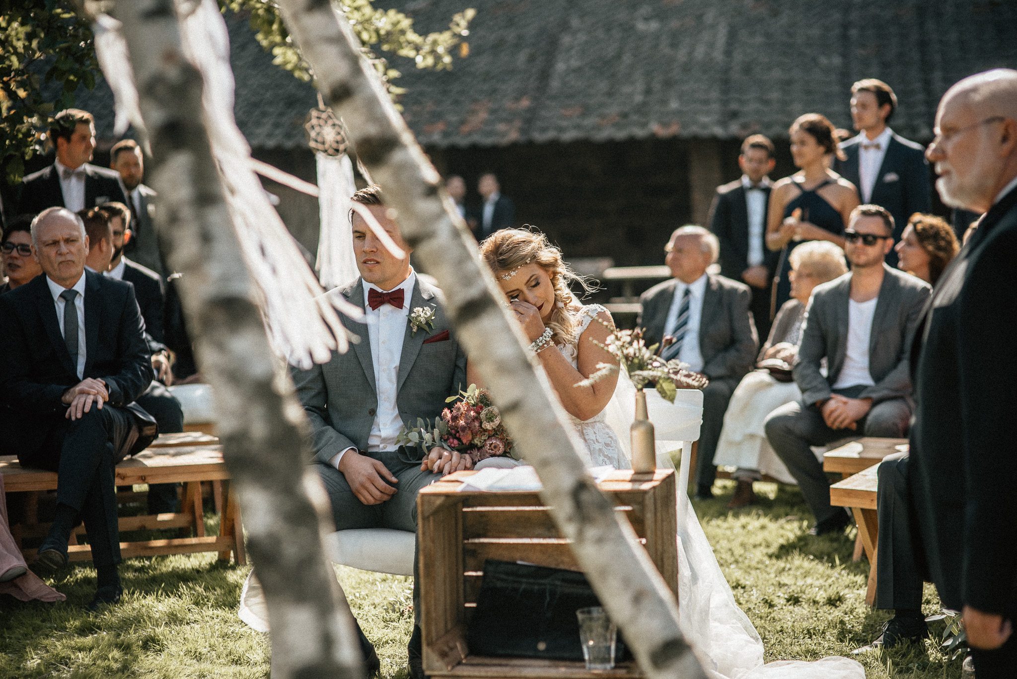 Trauung im Freien - Hochzeitsreportage Aachen Gianna und Tobi - Timo Hess Fotografie 